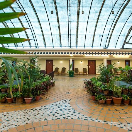 The Grand Regency Hotell Rajkot Exteriör bild