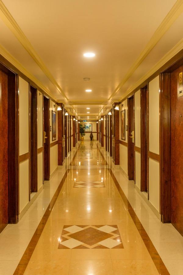 The Grand Regency Hotell Rajkot Exteriör bild