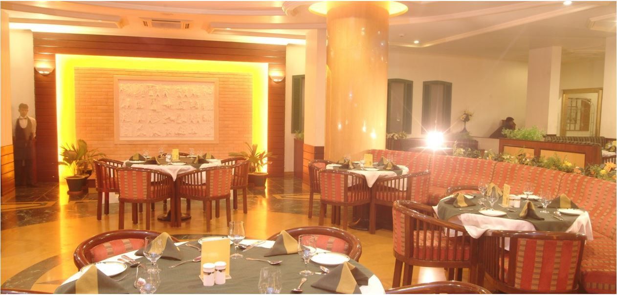The Grand Regency Hotell Rajkot Exteriör bild