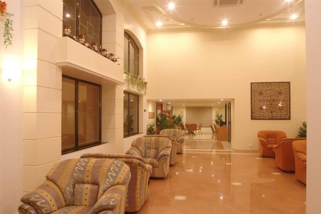 The Grand Regency Hotell Rajkot Exteriör bild