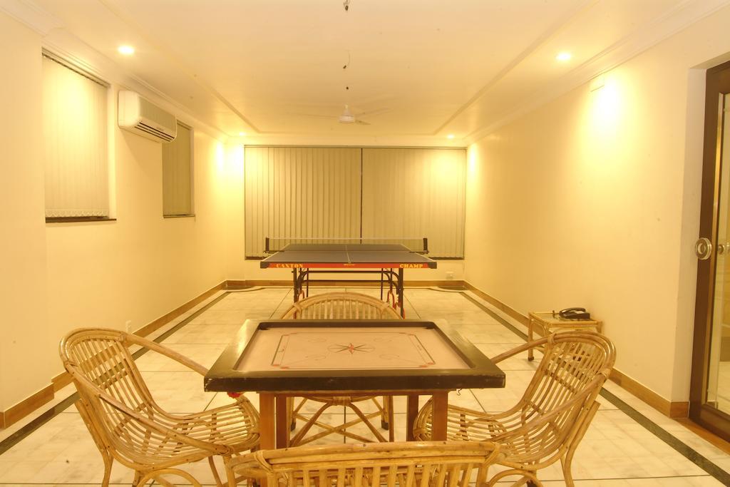 The Grand Regency Hotell Rajkot Exteriör bild